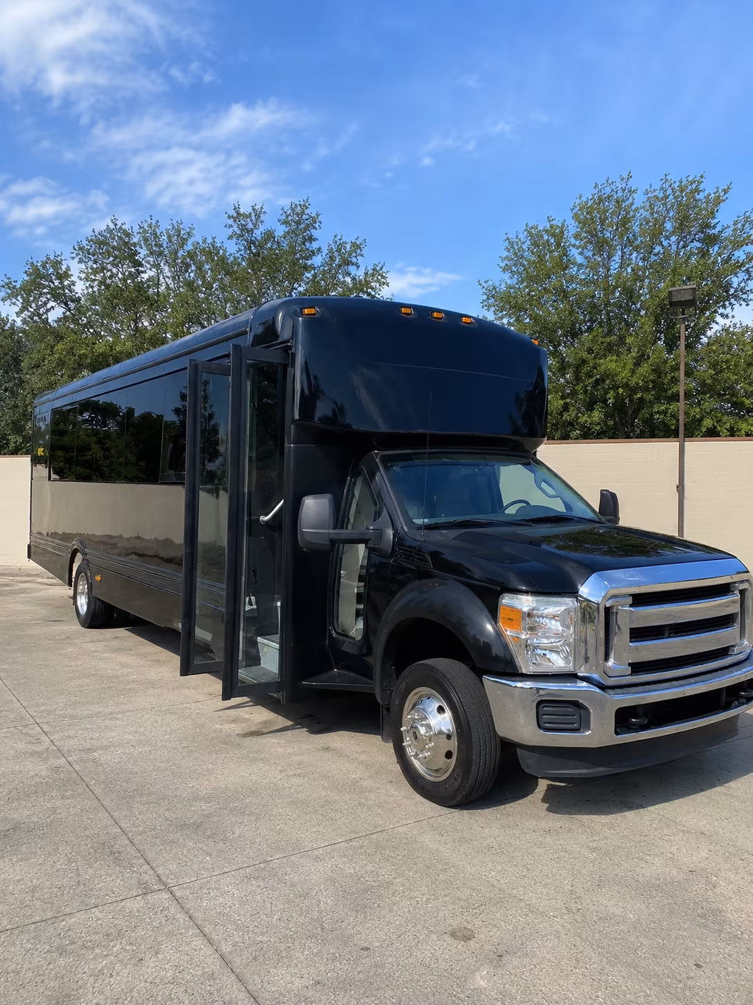 draper 20 passenger party bus