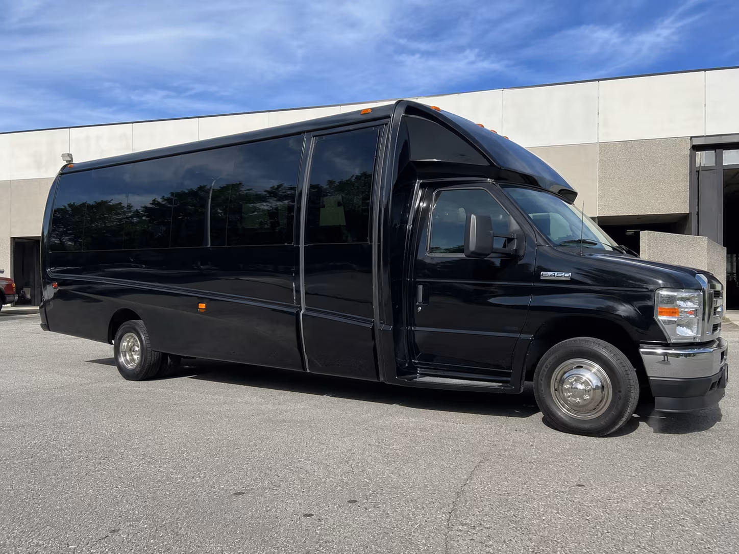 heading to salt lake city or thanksgiving point your bus handles the drive