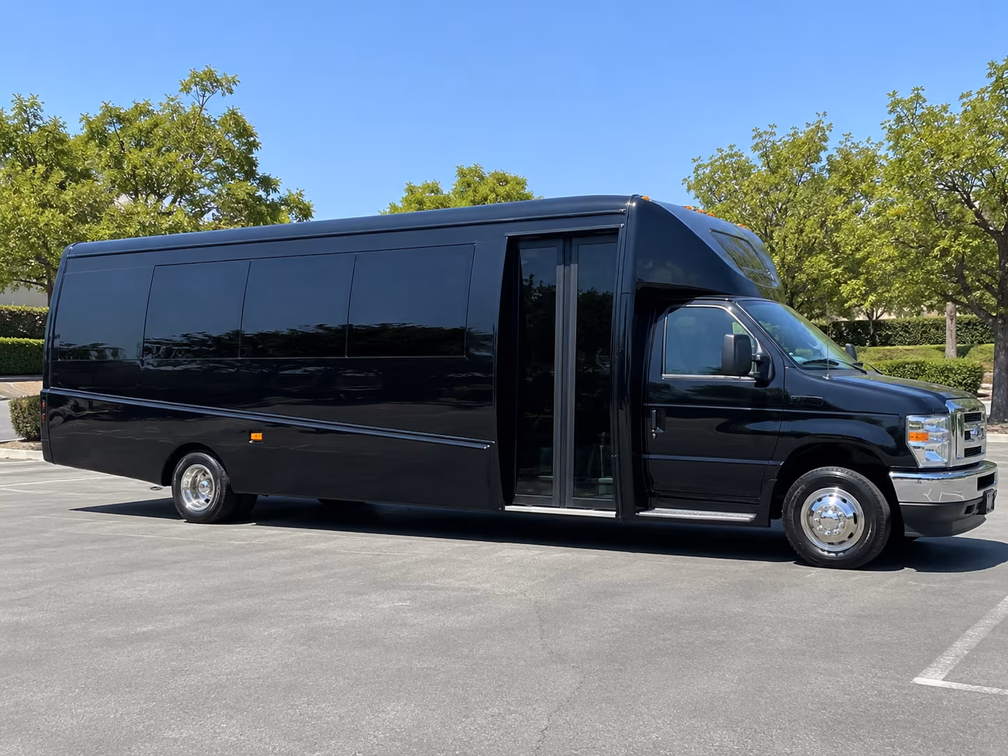 murray polished and efficient corporate charter bus rentals