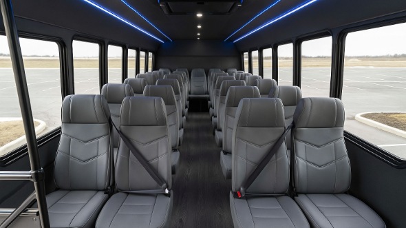 murray 28 passenger minibus